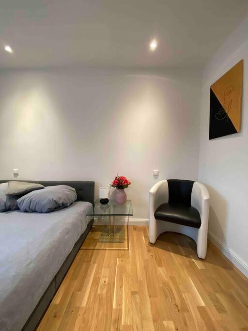 Luxury Apartment With Air Conditioning & Jaccuzzi Near Frankfurt Wiesbaden Hofheim am Taunus Exterior foto